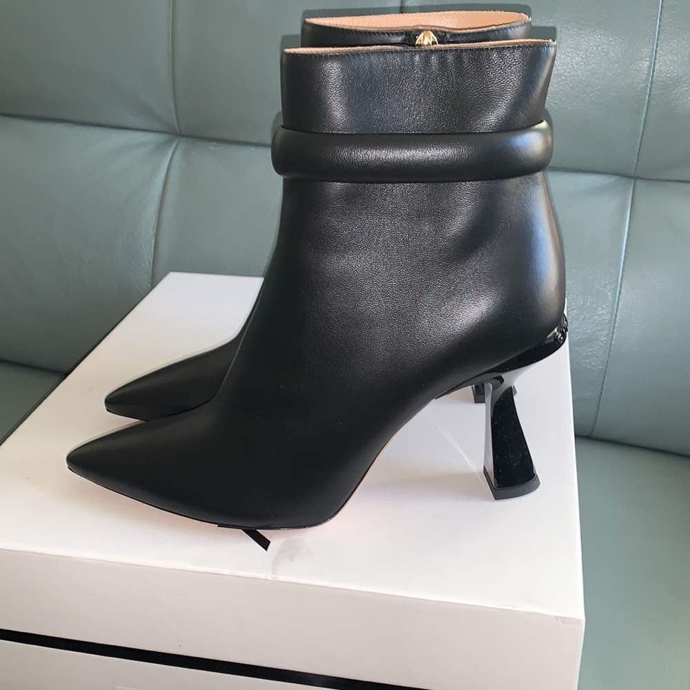 Givenchy Carene 95mm Logo-Heel Ankle Booties